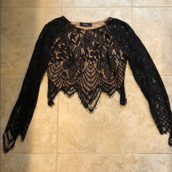 Black lace 2 piece shirt and skirt outfit - Picture 3 of 3